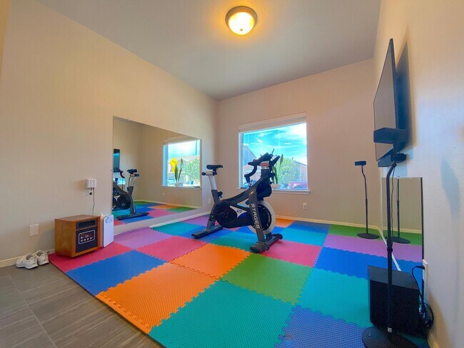 Building Photo - East El Paso 3 bed Refirg A/C