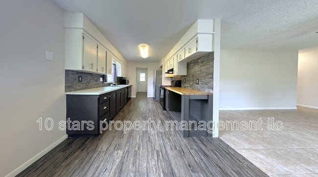 Building Photo - 31211 Stoney Brook Dr