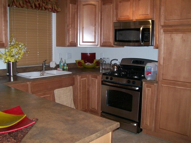 Primary Photo - Beautiful Railroad Springs Townhome