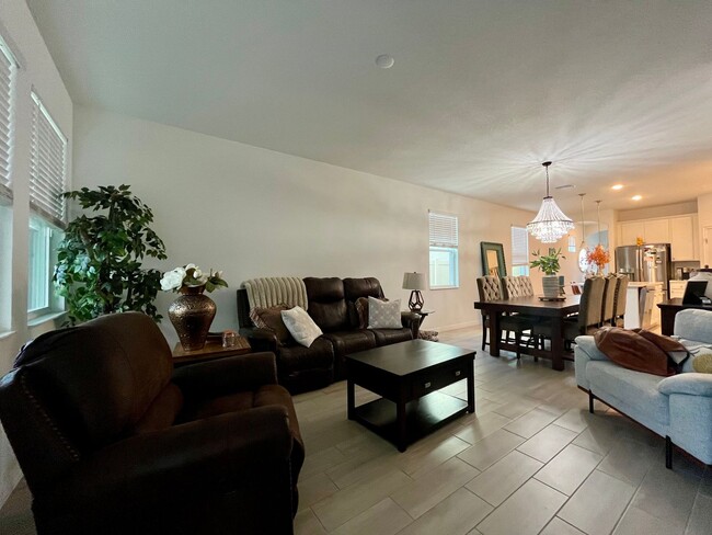 Building Photo - Beautiful 3/2 in Lakeland!