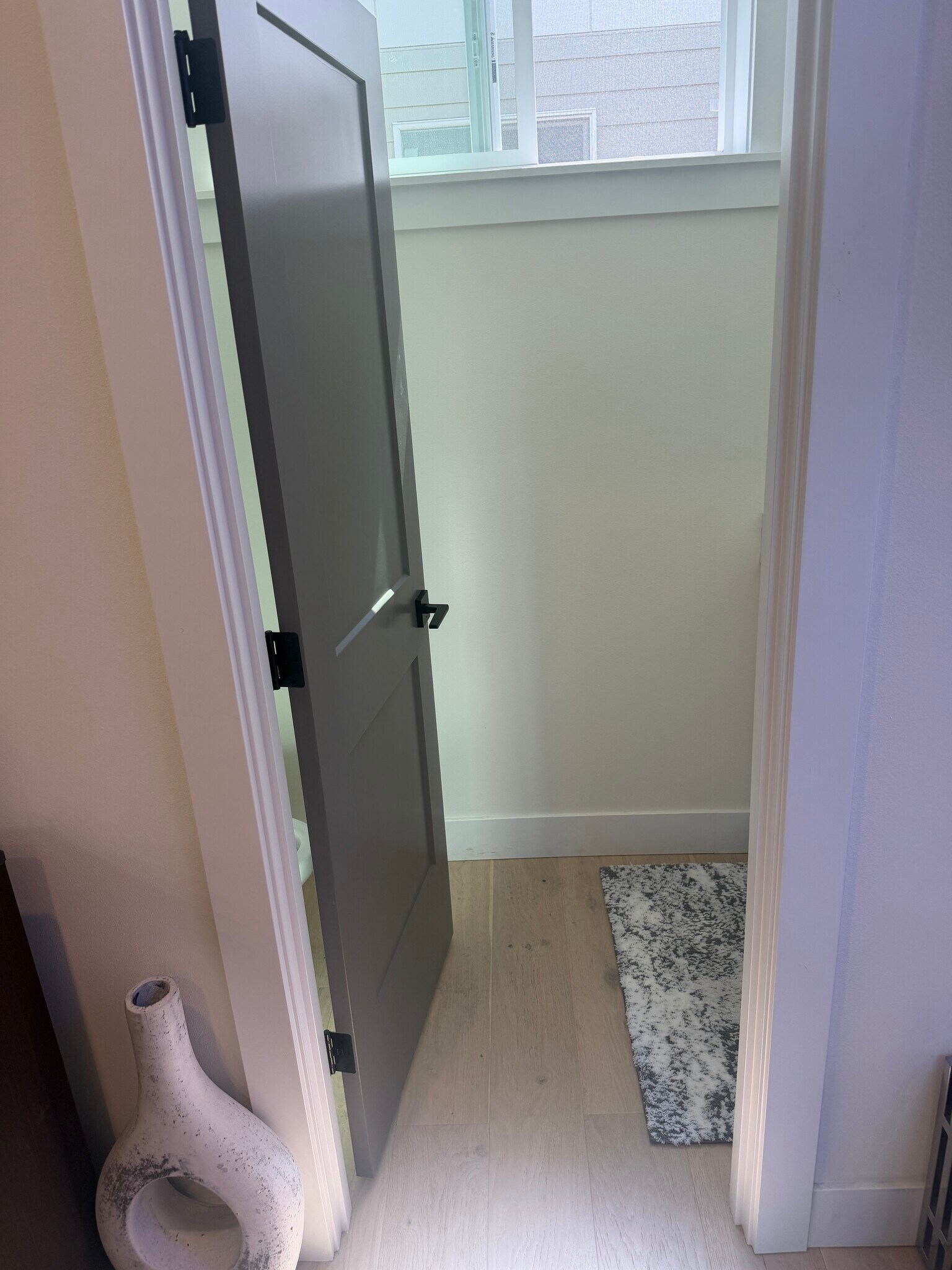 Powder room - 10448 3rd Ave SW