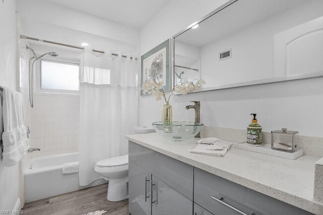 Building Photo - 5301 Shalley Cir W