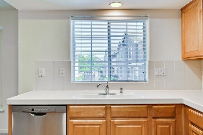 Building Photo - 3013 Goodacre Ct