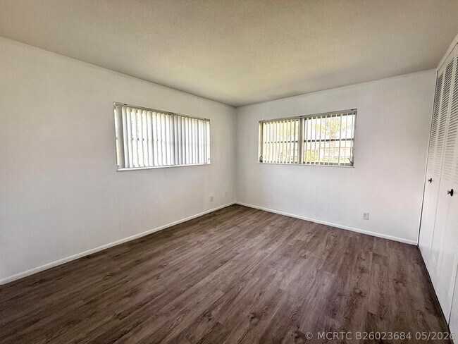 Building Photo - 2854 Crosley Dr E