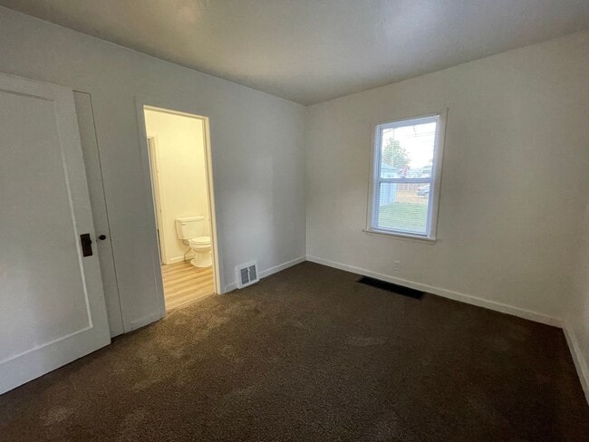 Building Photo - Beautiful Remodeled 3-Bedroom, 1-Bathroom ...
