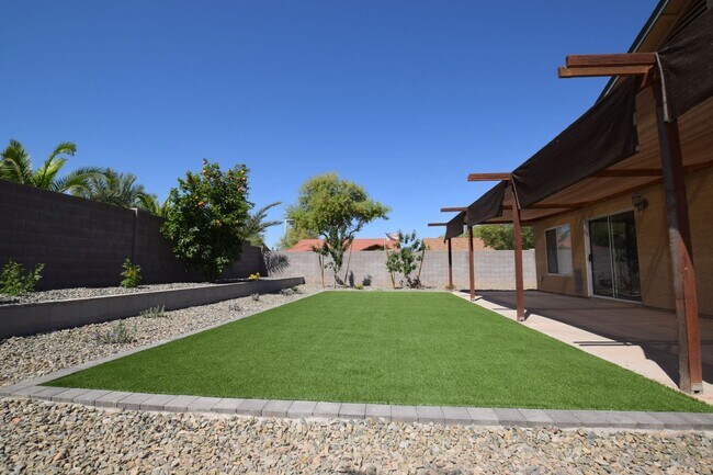 Building Photo - Beautiful remodeled 4 bedroom home!