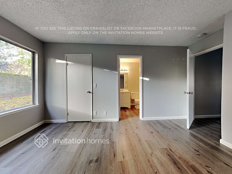 Building Photo - 2655 Elmhurst Cir