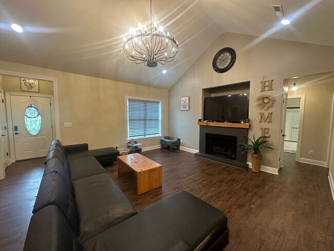 Building Photo - Coming Soon – Spacious 4 Bedroom, 3 Bathroom Custom-Built Home for Rent!