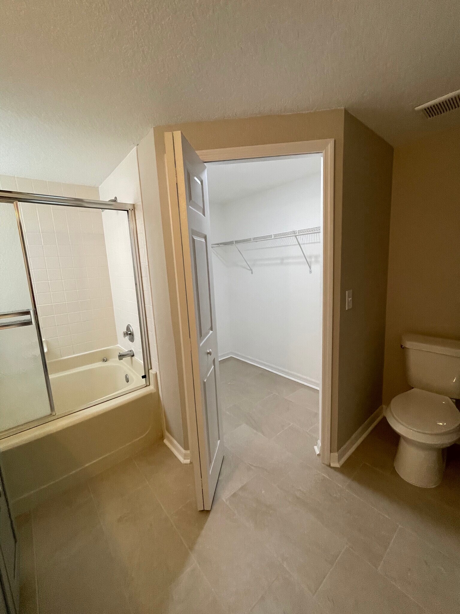 Building Photo - 4228 Boca Woods Dr