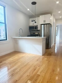 Building Photo - 192 Nassau Ave