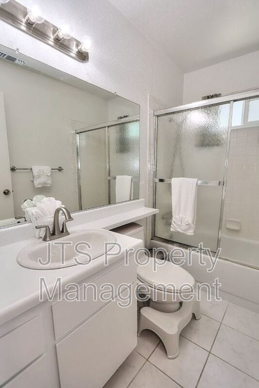 Building Photo - 6069 Kingwood Cir