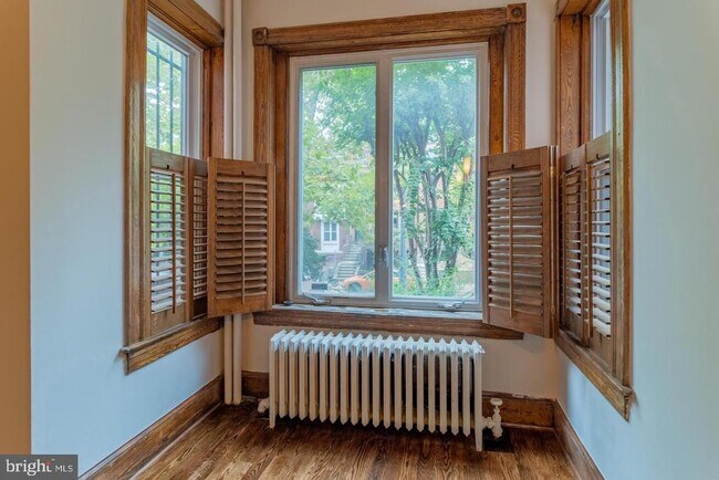Building Photo - 1459 Chapin St NW