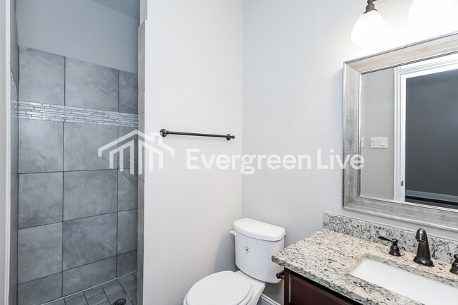 Building Photo - 612 E Parks Ave