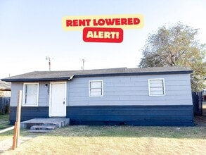 Building Photo - $0 First Month's Rent / $0 Deposit at Move-in