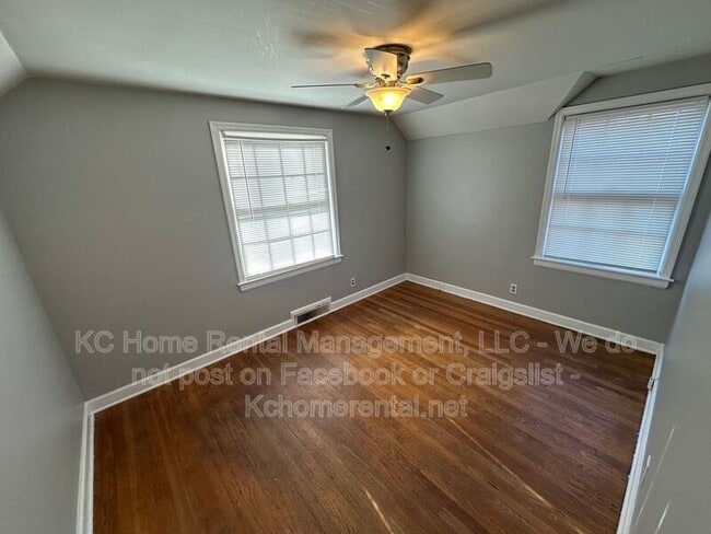 Building Photo - 4418 Sunrise Dr