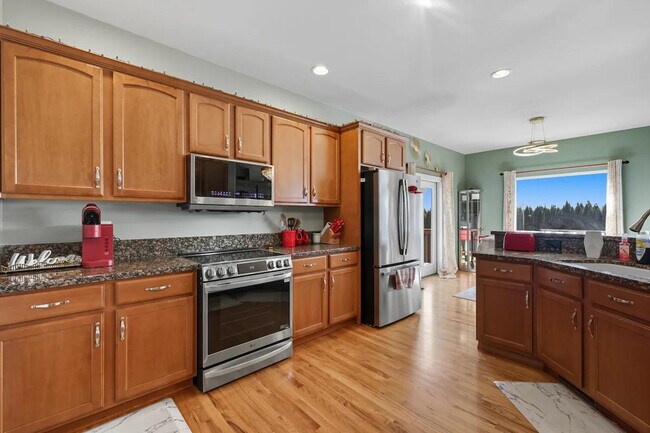 Building Photo - 355 Cindy Rd