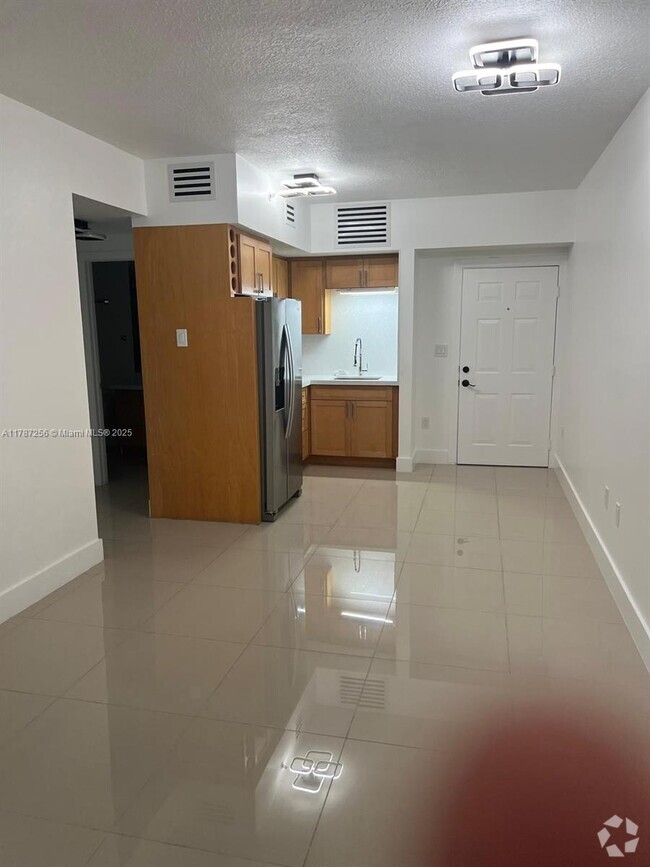 Building Photo - 2630 SW 28th St