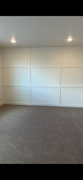 Building Photo - 68 Cedar Ln