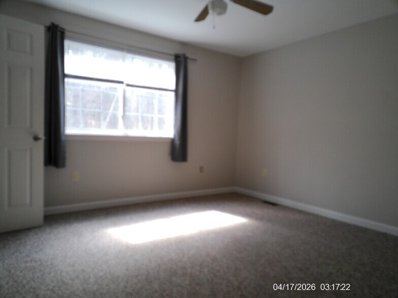 Building Photo - 330 Craney Hill Rd