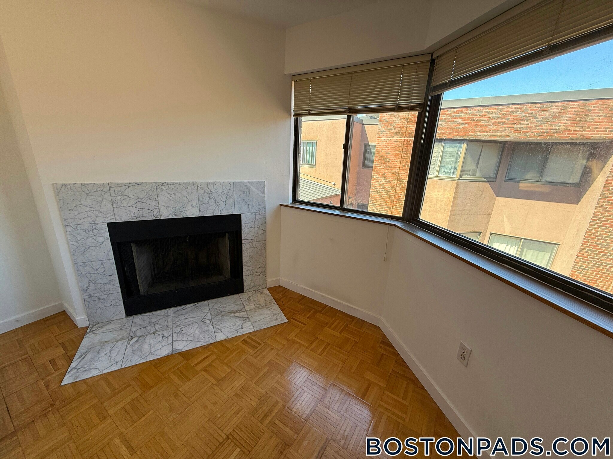 Building Photo - 147 Kelton St