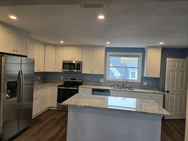 Building Photo - 37 Rose Glen St