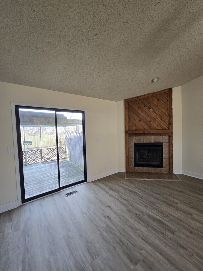 Building Photo - 5223 S Mosley St