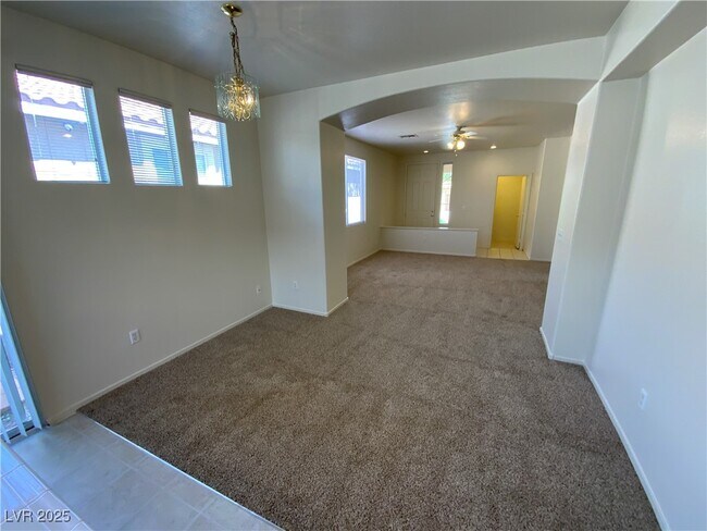 Building Photo - 413 Magnolia Arbor St