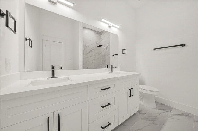 Building Photo - 4916 Lavender St