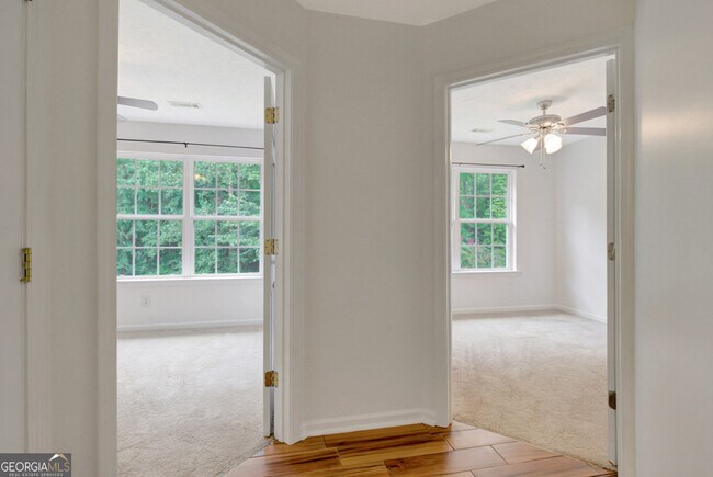 Building Photo - 77 Crescent St