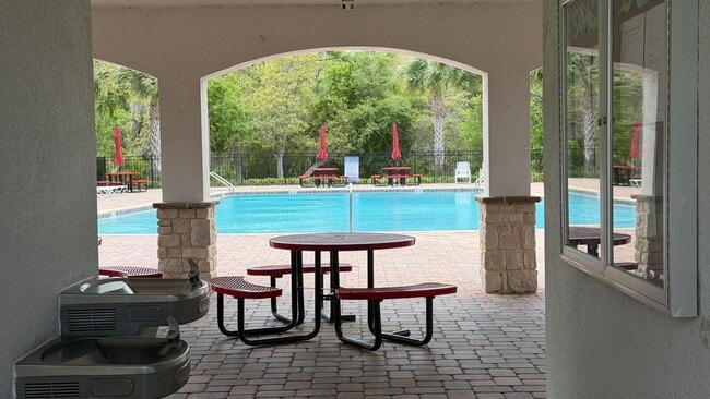 Building Photo - Beautiful 3 bed 2 bath Home - Unfurnished