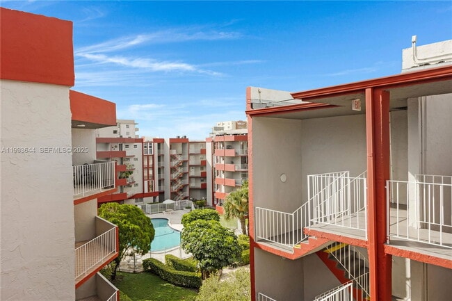 Building Photo - 1750 W 46th St