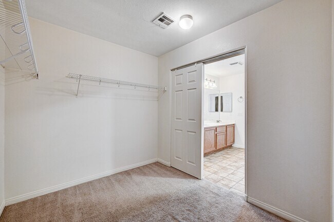 Building Photo - 9065 Diamond Bridge Ave