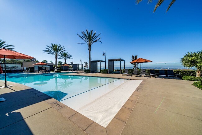 Building Photo - Split level floor plan on a gorgeously upgraded home