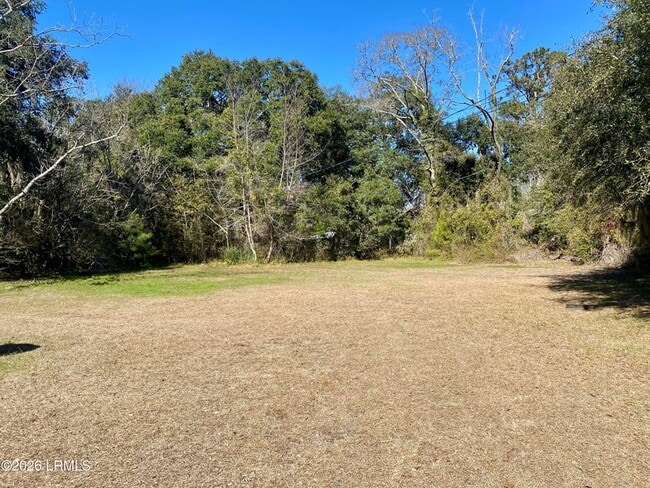 Building Photo - 22 Pine Grove Rd