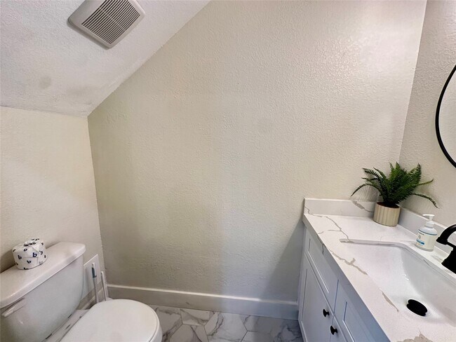 Building Photo - 2503 103rd St