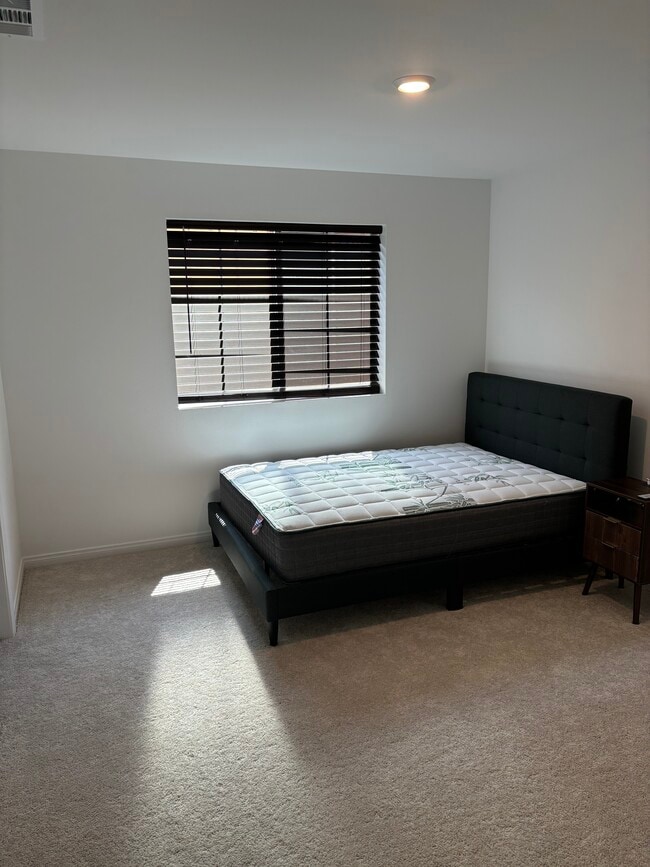 Building Photo - 1375 Yeager Ave