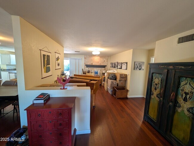 Building Photo - 4909 E Presidio Rd