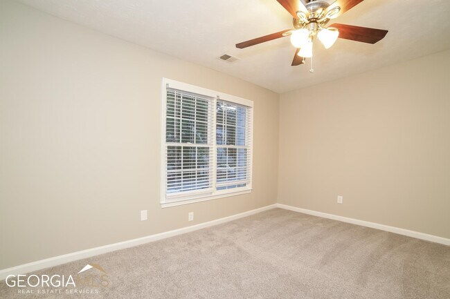 Building Photo - 878 Glynn Oaks Dr