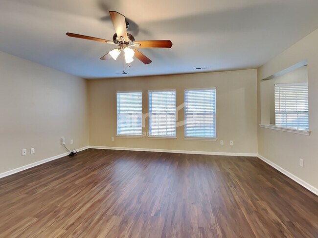 Building Photo - 213 Pine Hall Dr