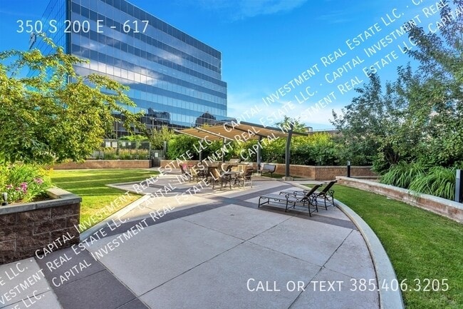 Building Photo - 350 S 200 E