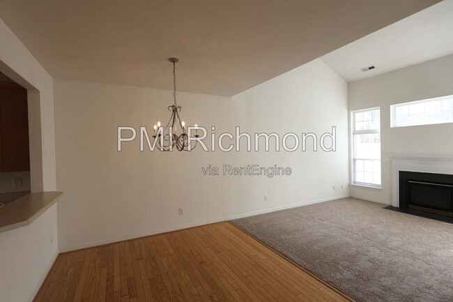 Building Photo - 5805 Park Creste Dr