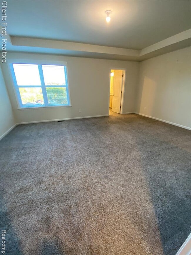 Building Photo - 22490 Woodbridge Ln