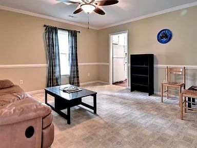 Building Photo - 128 Sloane Pl