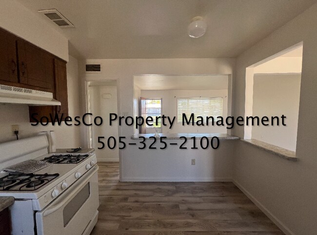 Building Photo - 3 Bed 2 Bath with Garage in Central Farmin...