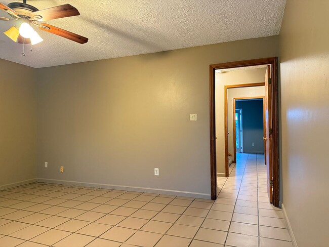 Building Photo - 20 Edgehill Cove