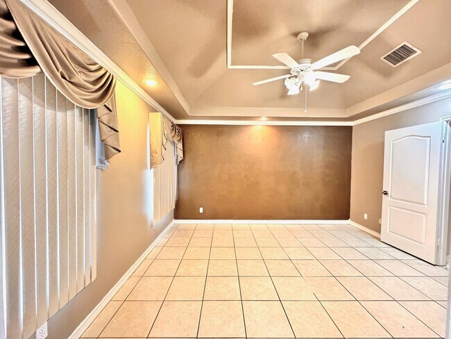 Building Photo - 1109 Sapphire St
