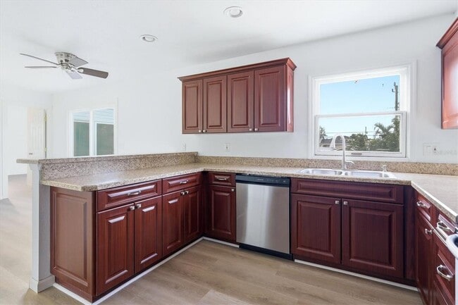 Building Photo - 515 46th St W