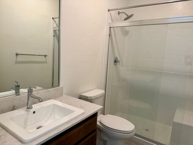 Building Photo - Spacious Next-Gen Lennar Home for Rent in the Clovis Unified School District