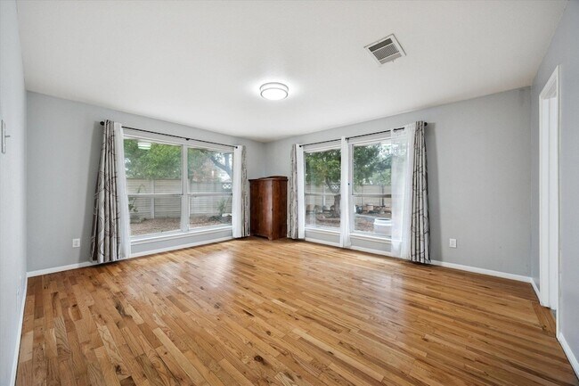 Building Photo - 101 Muscovy Ln