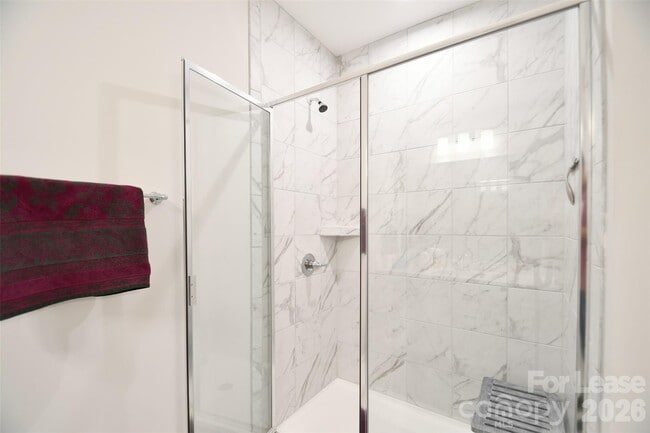 Building Photo - 114 Isleworth Ave